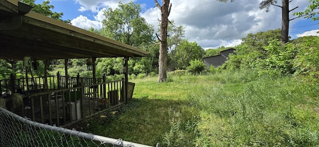 10172 W Oak Dr, Bon Aqua, TN 37025 - view of yard