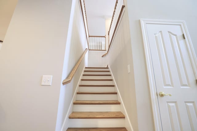 1005 Peck Pl, Hendersonville, TN 37075 - view of stairway