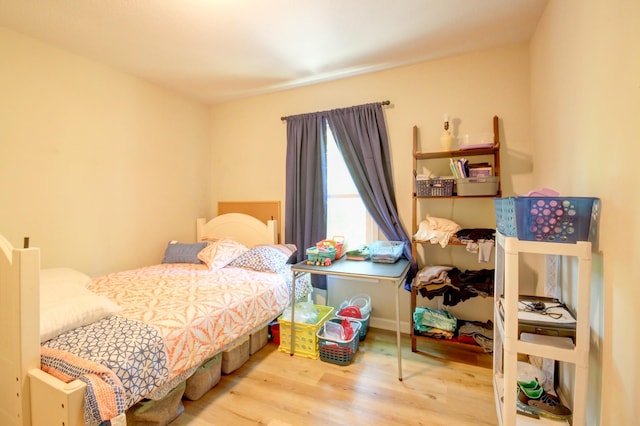 2878 Gusty Ln, Clarksville, TN 37043 - bedroom with wood finished floors