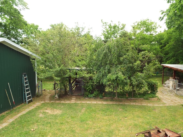 165 E Main St, Alexandria, TN 37012 - view of yard featuring a gate