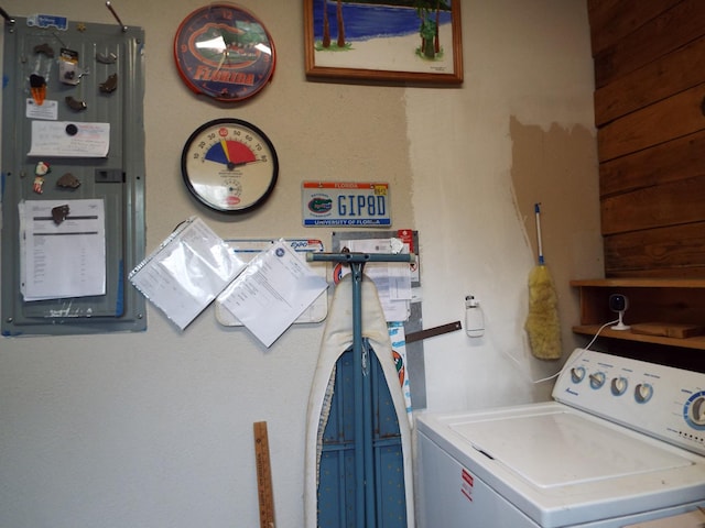165 E Main St, Alexandria, TN 37012 - laundry area featuring washer / dryer