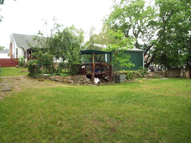 165 E Main St, Alexandria, TN 37012 - view of yard featuring a deck