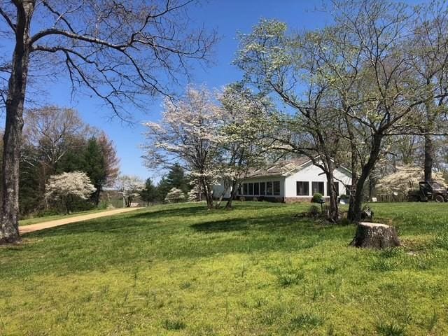 735 Railroad Bed Pike, Summertown, TN 38483 - view of grassy yard