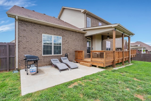 1607 Edgewater Ln, Clarksville, TN 37043 - back of house featuring a patio area, brick siding, and a ceiling fan