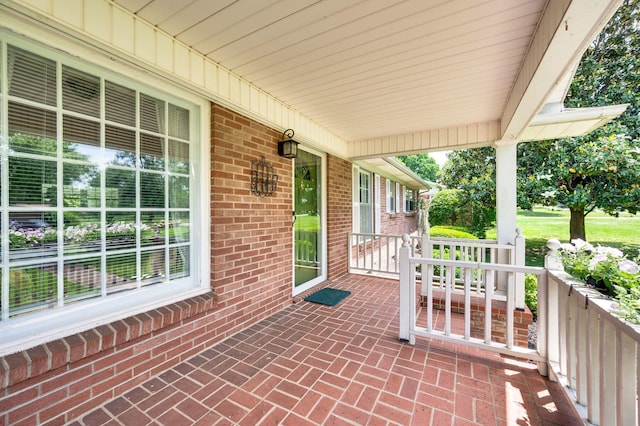 411 Tremont Dr, Murfreesboro, TN 37130 - view of patio / terrace with a porch