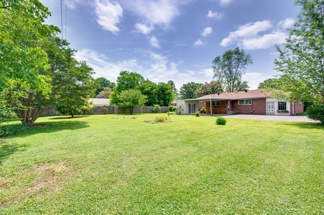 411 Tremont Dr, Murfreesboro, TN 37130 - view of yard with a patio area