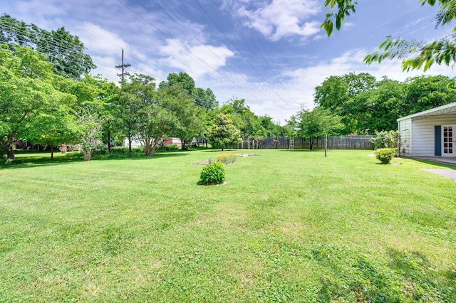 411 Tremont Dr, Murfreesboro, TN 37130 - view of yard with view of wooded area