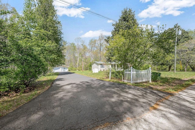 48 Enfield Dr, Beechgrove, TN 37018 - view of asphalt driveway