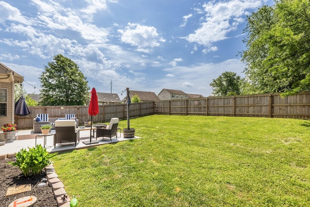 view of yard featuring a patio