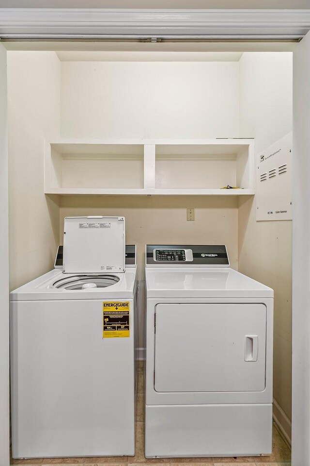 201 Dakota Dr, Spring Hill, TN 37174 - laundry area featuring washing machine and dryer