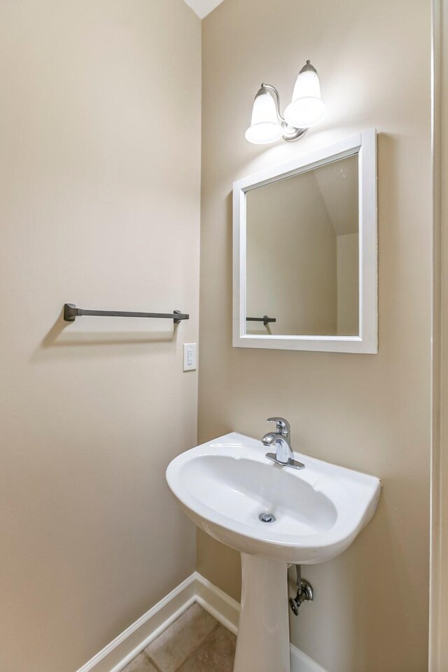 201 Dakota Dr, Spring Hill, TN 37174 - bathroom featuring baseboards and tile patterned floors