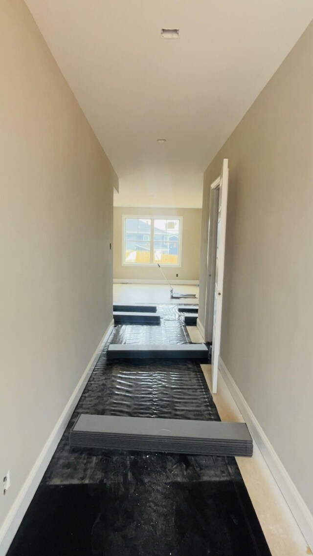 241 Cardinal Crk, Clarksville, TN 37040 - hallway featuring baseboards