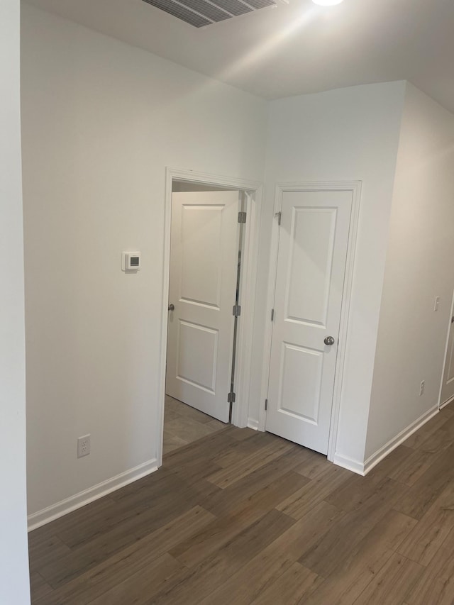 217 Summerlin Dr, Gallatin, TN 37066 - hallway featuring wood finished floors and baseboards