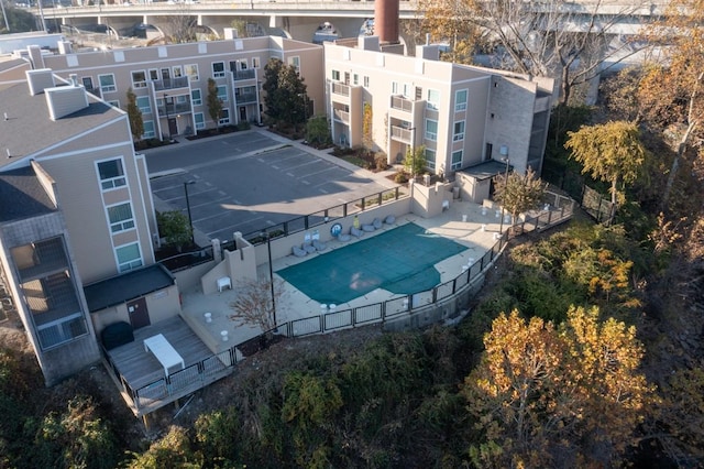 drone / aerial view of apartment complex