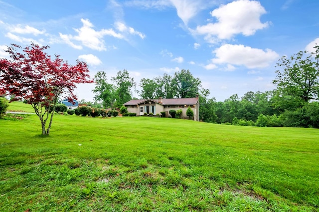1033 Pine Valley Rd, Kingston Springs, TN 37082 - view of green lawn featuring a carport