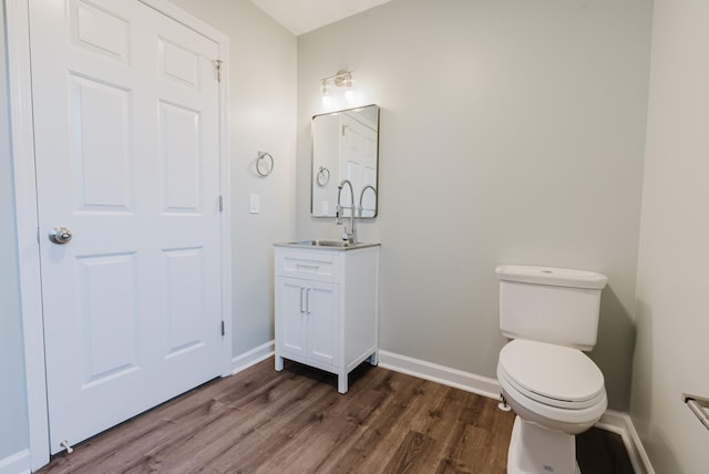 100 Candlewick Pl, Hendersonville, TN 37075 - bathroom with toilet, wood finished floors, vanity, and baseboards