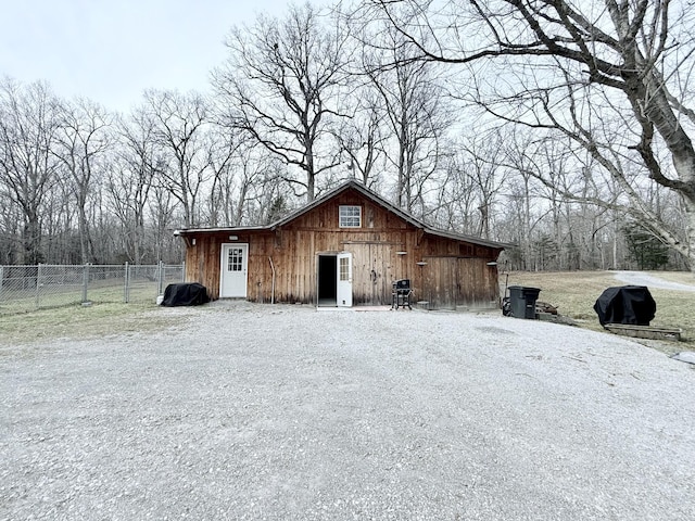 540 Grindstone Hollow Rd, Dickson, TN 37055 - garage with fence