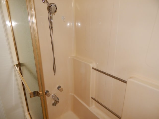 3355 Willie Mauldon Rd, Lutts, TN 38471 - full bathroom with a shower