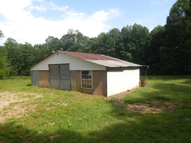 3355 Willie Mauldon Rd, Lutts, TN 38471 - view of outbuilding featuring an outbuilding and a wooded view
