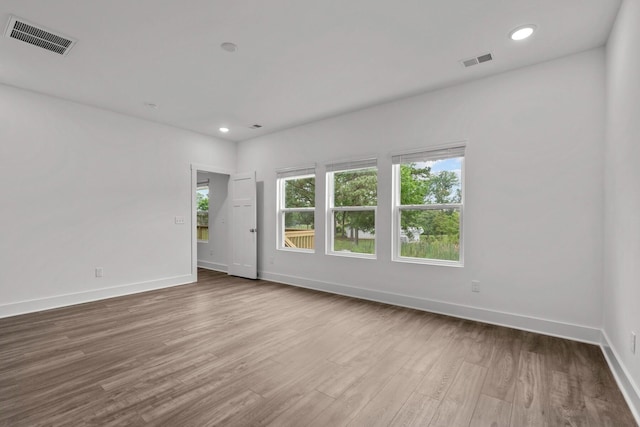 310 Carver Ln, Lebanon, TN 37087 - unfurnished room featuring baseboards, wood finished floors, and recessed lighting