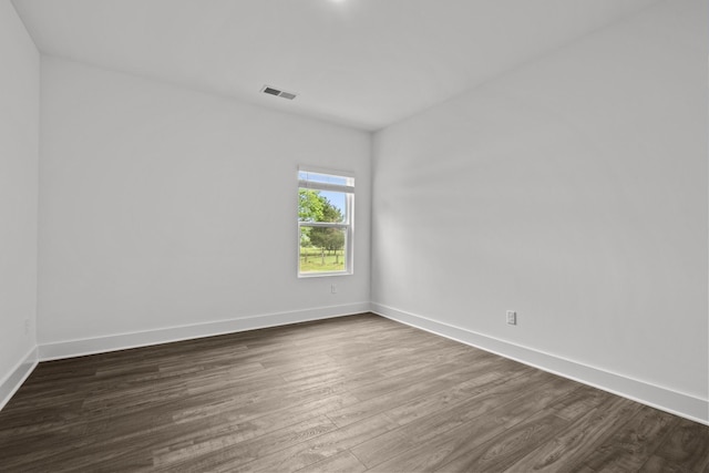 310 Carver Ln, Lebanon, TN 37087 - unfurnished room featuring dark wood finished floors and baseboards