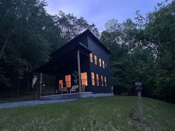 726 Morgan Ave, Woodbury, TN 37190 - view of home's exterior with a yard