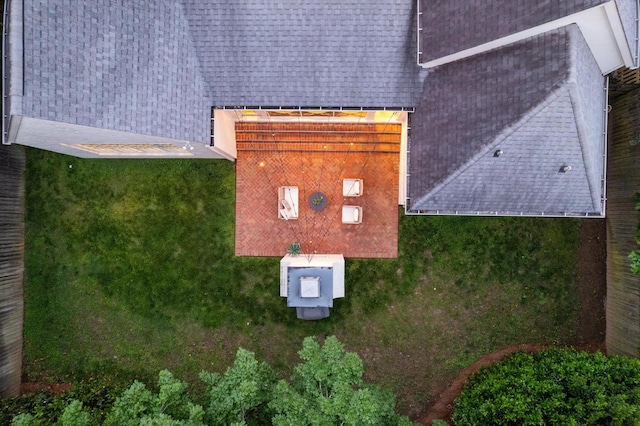 aerial view of property and surrounding area