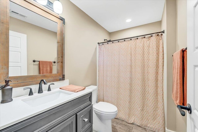 1165 River Bluffs Dr Unit Rb-97, Jasper, TN 37347 - full bath with toilet, vanity, curtained shower, and recessed lighting