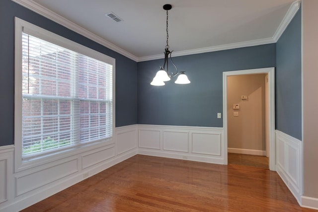 3024 Brookside Path, Murfreesboro, TN 37128 - spare room with wood finished floors, a chandelier, wainscoting, and crown molding