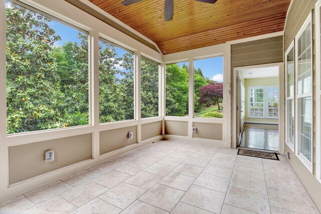 221 Antebellum Ln, Mount Juliet, TN 37122 - unfurnished sunroom with a ceiling fan