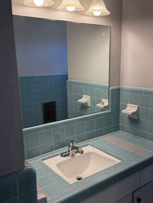 1307 Ellington Dr, Lafayette, TN 37083 - bathroom with vanity and a wainscoted wall