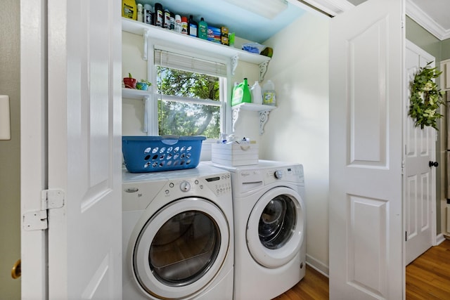 503 Dawn Pl, Lebanon, TN 37087 - laundry room with washer and clothes dryer and wood finished floors