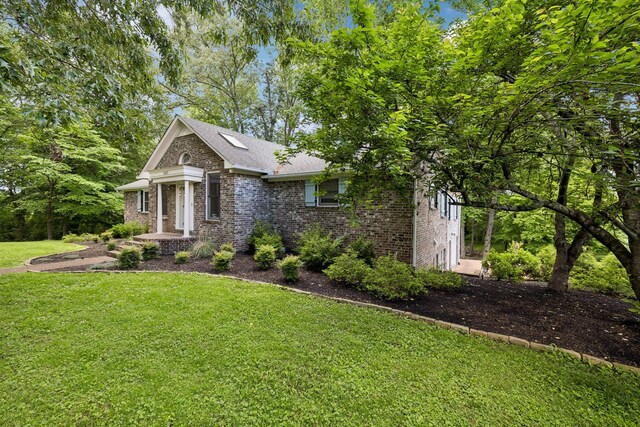 503 Dawn Pl, Lebanon, TN 37087 - view of front of property featuring brick siding and a front yard