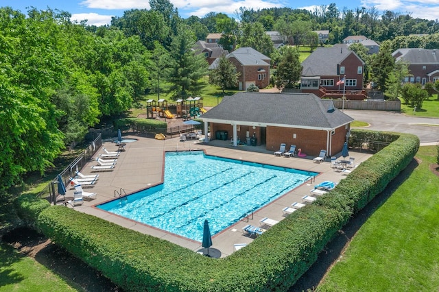 1201 Banbury Row, Brentwood, TN 37027 - community pool with a patio