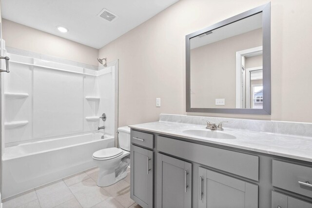 230 Cardinal Crk, Clarksville, TN 37040 - bathroom featuring toilet, vanity, and shower / bath combination
