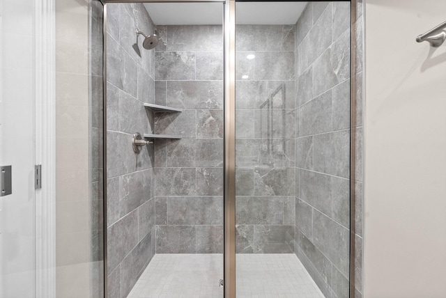 230 Cardinal Crk, Clarksville, TN 37040 - bathroom featuring a stall shower
