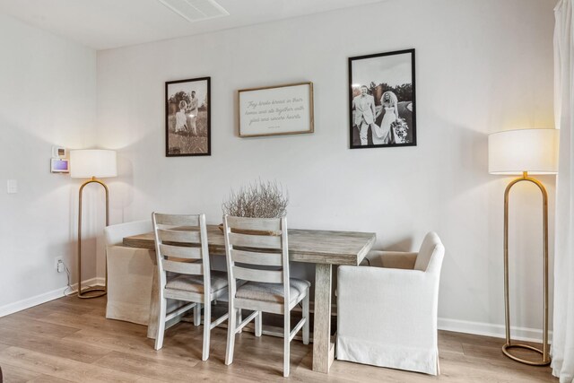 105 Grayson Cir, Chapel Hill, TN 37034 - dining room featuring wood finished floors and baseboards