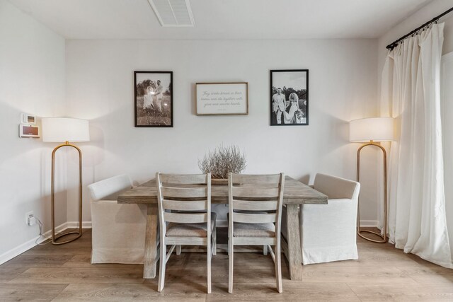 105 Grayson Cir, Chapel Hill, TN 37034 - dining area with wood finished floors and baseboards