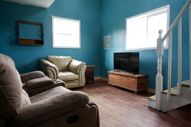 40A Barker Cove Loop, Palmer, TN 37365 - living area featuring plenty of natural light, hardwood / wood-style flooring, and baseboards