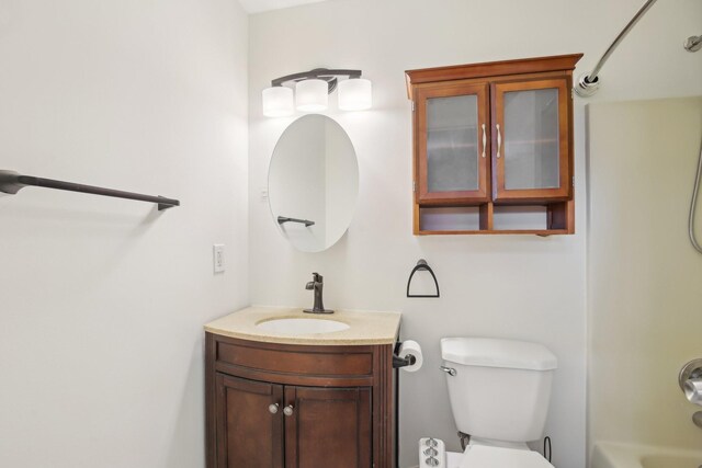 976 Long Beech Dr, Clarksville, TN 37042 - full bathroom featuring vanity, shower / bathtub combination, and toilet