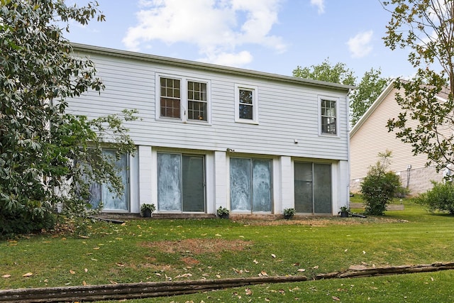 36 Hillcrest Dr, Sparta, TN 38583 - back of house featuring a lawn
