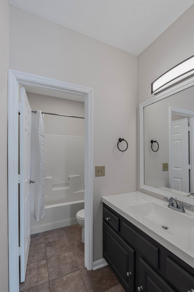 612 Churchill Xing, Madison, TN 37115 - full bath featuring toilet, vanity, shower / bath combo, and a textured ceiling