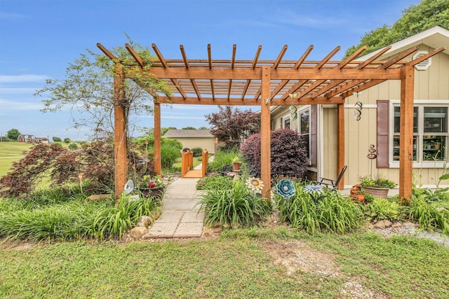 view of yard with a pergola