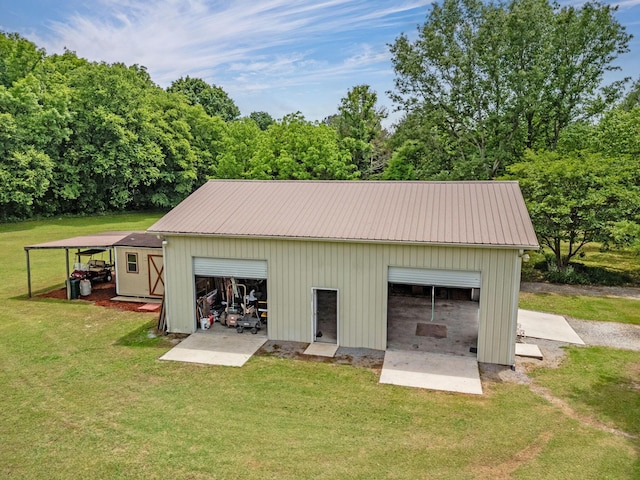 view of detached garage