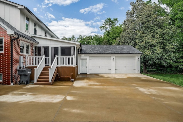 819 N Jefferson Ave, Cookeville, TN 38501 - garage with driveway