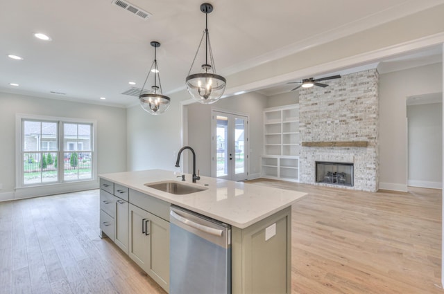 4200 Fargo Ct, Murfreesboro, TN 37127 - kitchen featuring dishwasher, a sink, a center island with sink, plenty of natural light, and recessed lighting