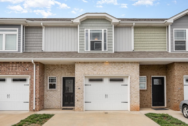 328 Fallow Cir, Clarksville, TN 37040 - view of property featuring an attached garage and concrete driveway
