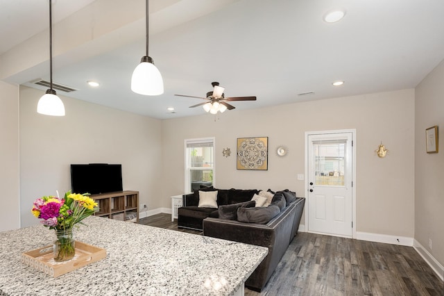 328 Fallow Cir, Clarksville, TN 37040 - living area featuring dark wood-style floors, ceiling fan, baseboards, and recessed lighting