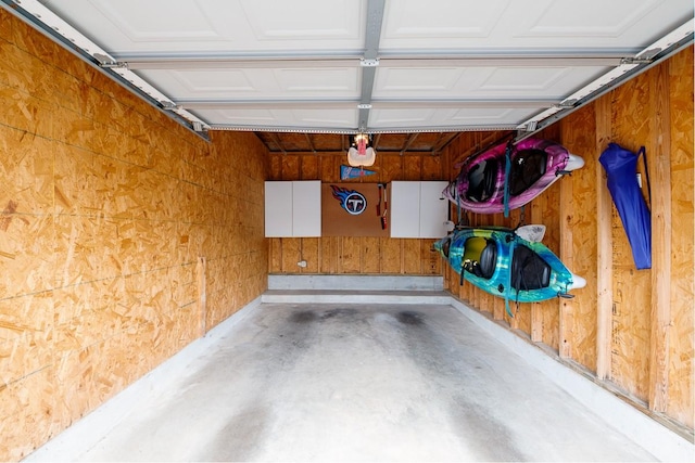 2600 Hillsboro Pike Unit 453, Nashville, TN 37212 - garage featuring a garage door opener
