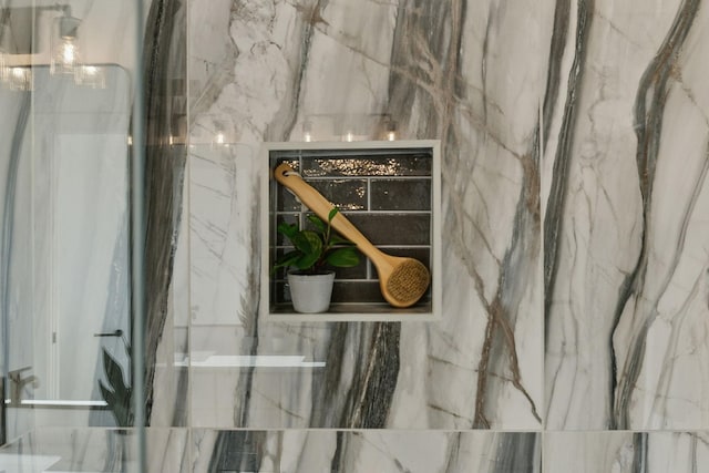 2211 18th Ave N, Nashville, TN 37208 - bathroom view